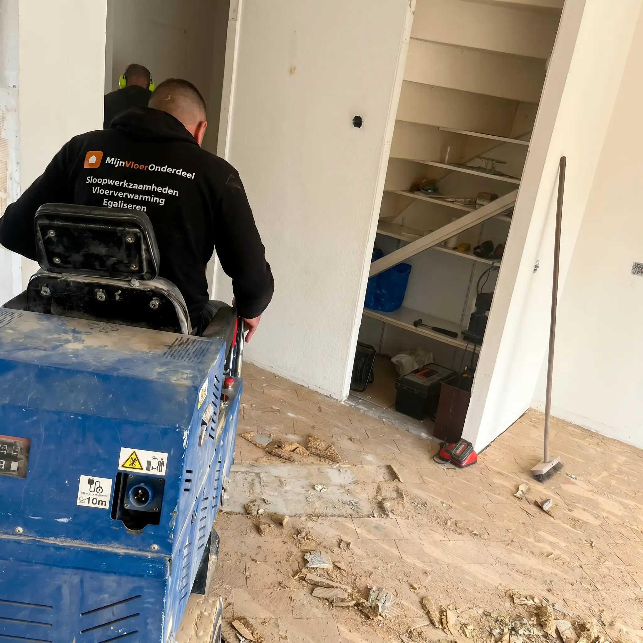 Renovatieproject Noord-Holland — vloer en stucwerk